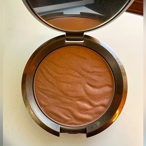 Becca Sunlit Bronzer in Ipanema Sun DISCONTINUED